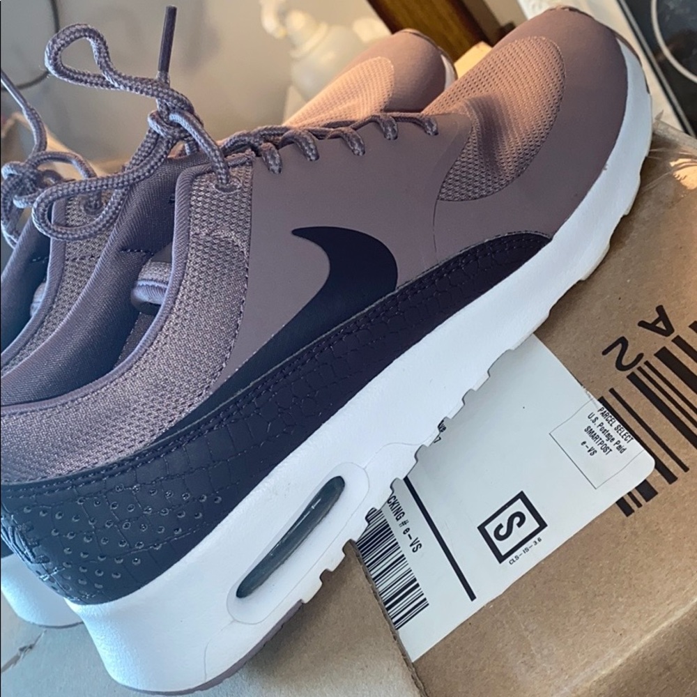 Brand new women’s Nike sneakers! Purple and plum!